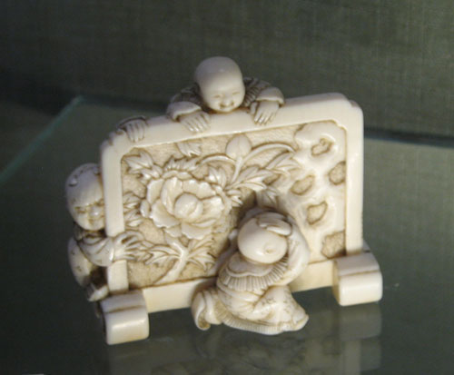 Нэцке - японская миниатюрная скульптура